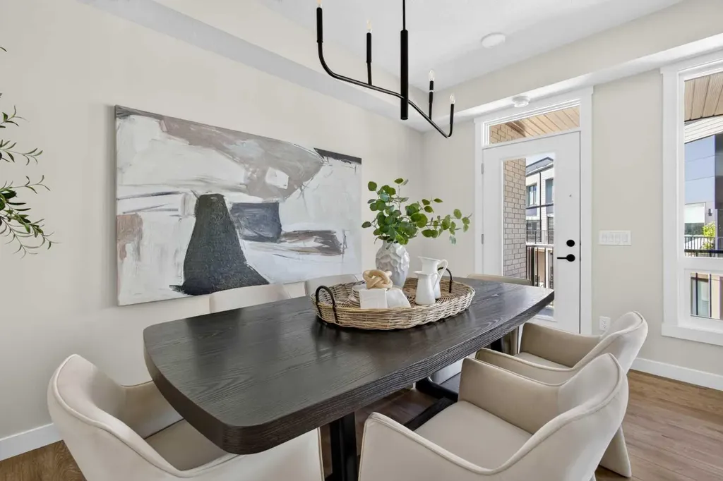 609 Sovereign Common SW Calgary AB T3C 3Y3