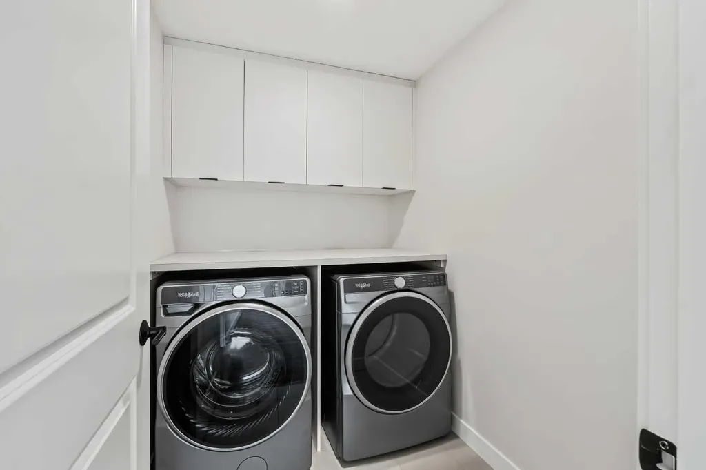 609 Sovereign Common SW Calgary AB T3C 3Y3