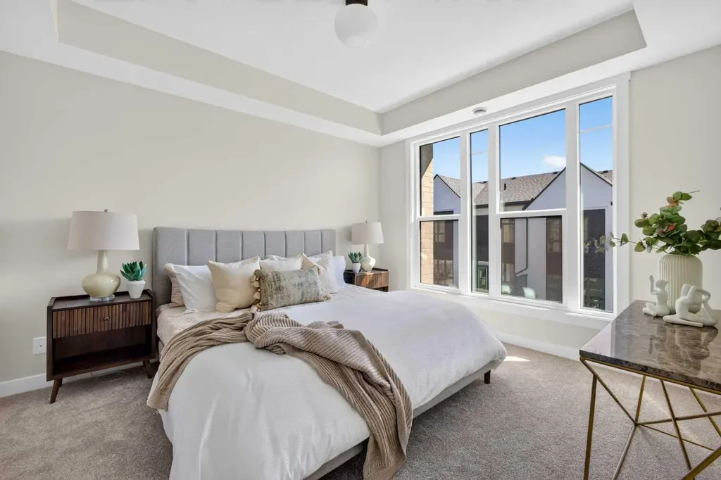 609 Sovereign Common SW Calgary AB T3C 3Y3
