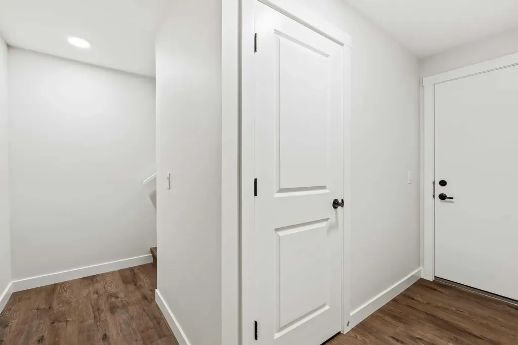 609 Sovereign Common SW Calgary AB T3C 3Y3