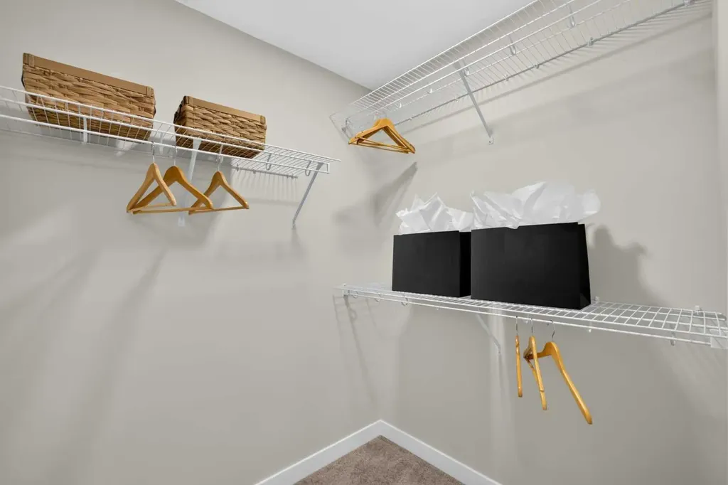 609 Sovereign Common SW Calgary AB T3C 3Y3