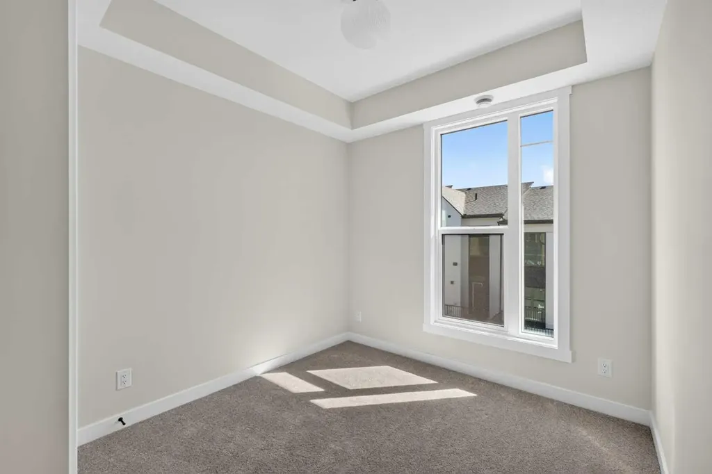 609 Sovereign Common SW Calgary AB T3C 3Y3