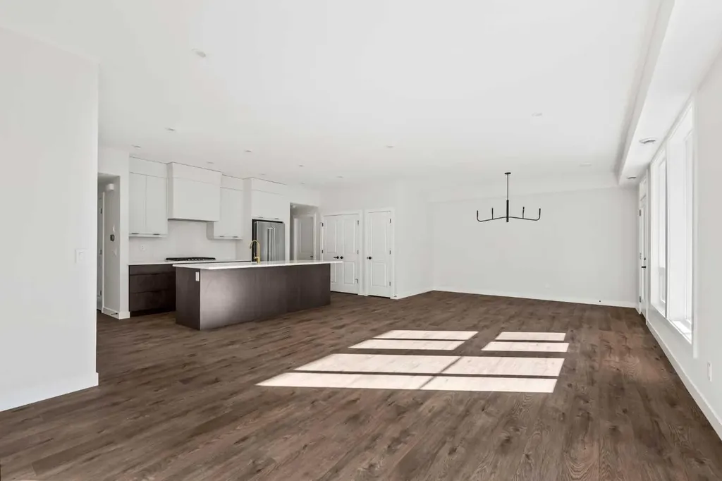 609 Sovereign Common SW Calgary AB T3C 3Y3