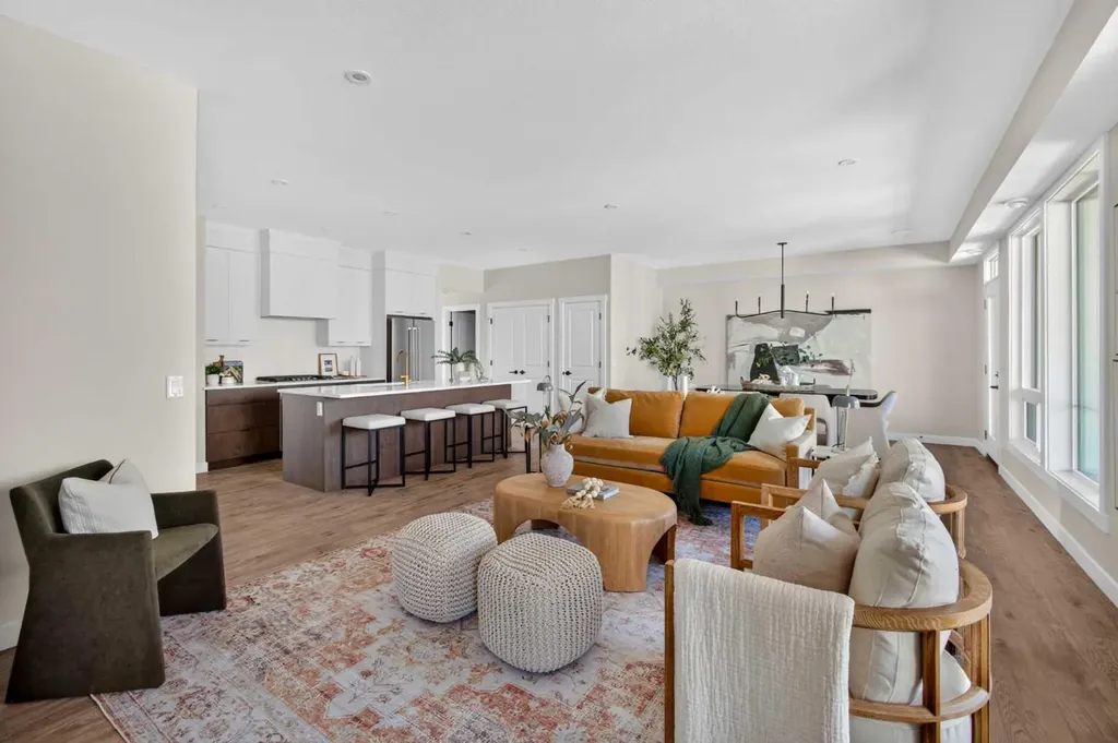 609 Sovereign Common SW Calgary AB T3C 3Y3