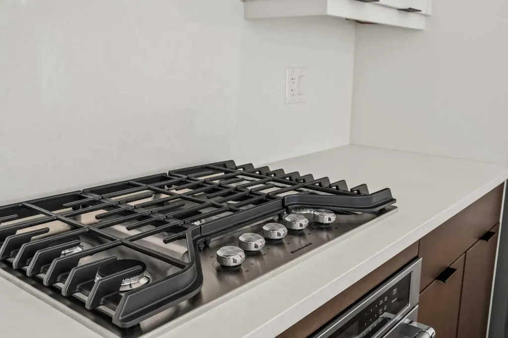 609 Sovereign Common SW Calgary AB T3C 3Y3