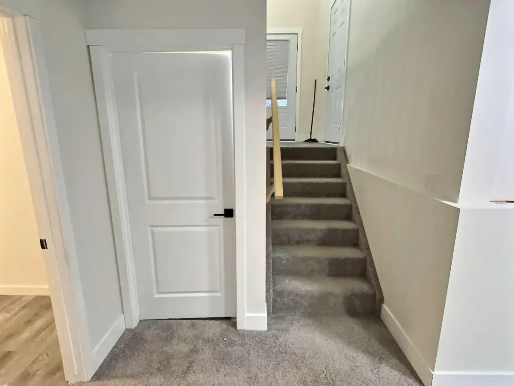 5209 57 Avenue Ponoka AB T4J 1G6