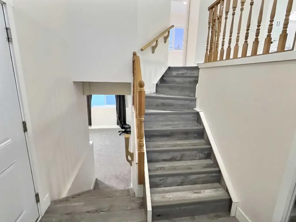 5209 57 Avenue Ponoka AB T4J 1G6