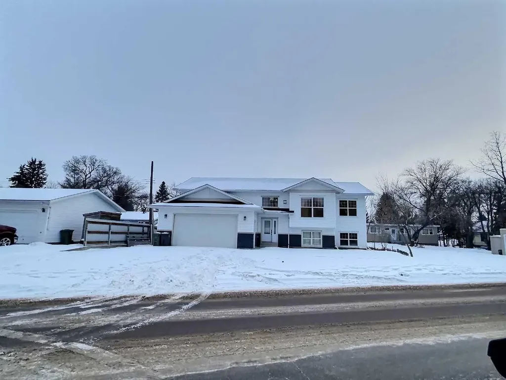 5209 57 Avenue Ponoka AB T4J 1G6