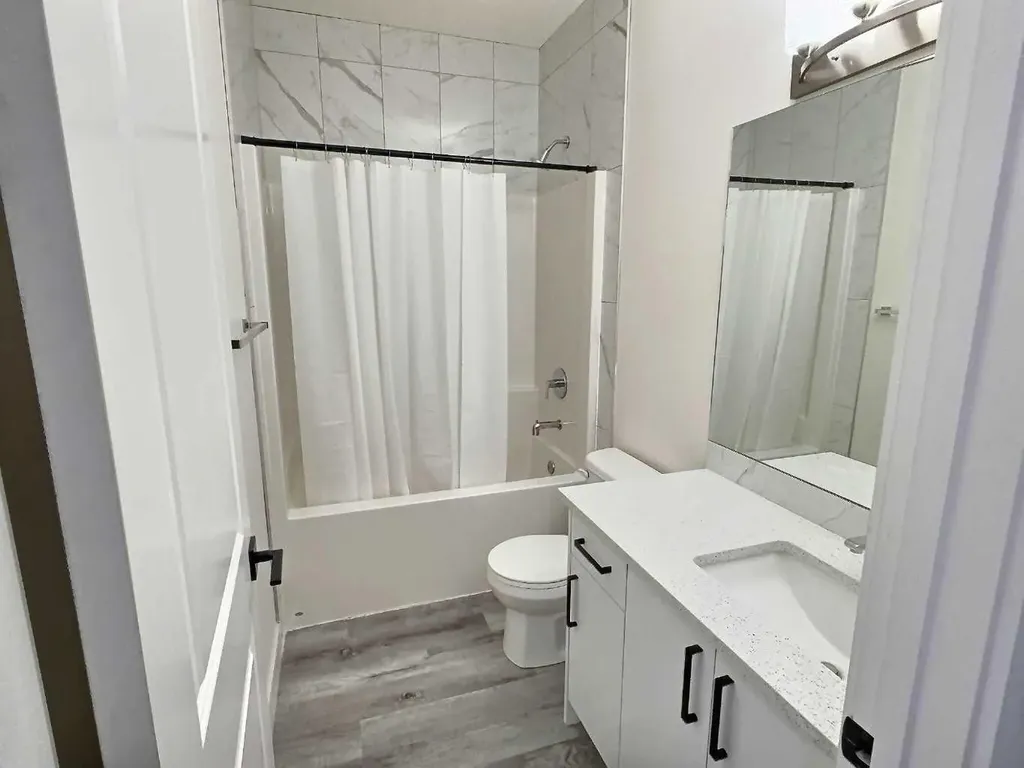 5209 57 Avenue Ponoka AB T4J 1G6