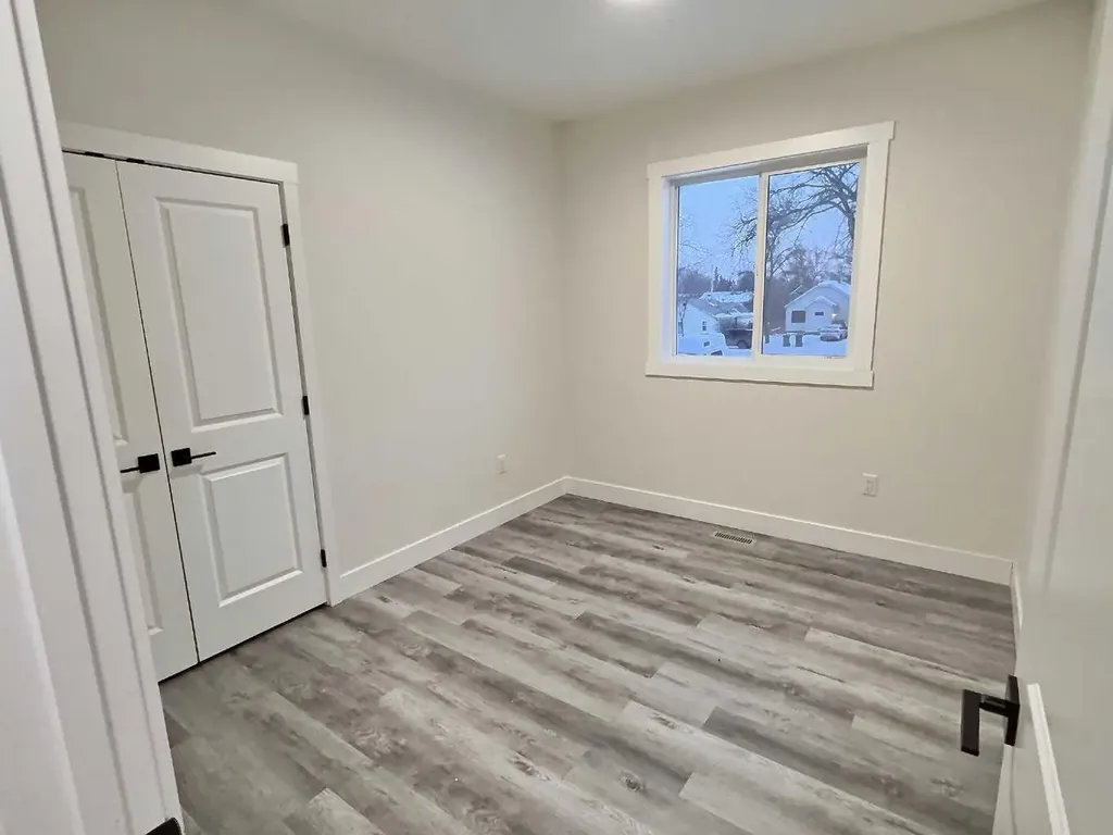 5209 57 Avenue Ponoka AB T4J 1G6