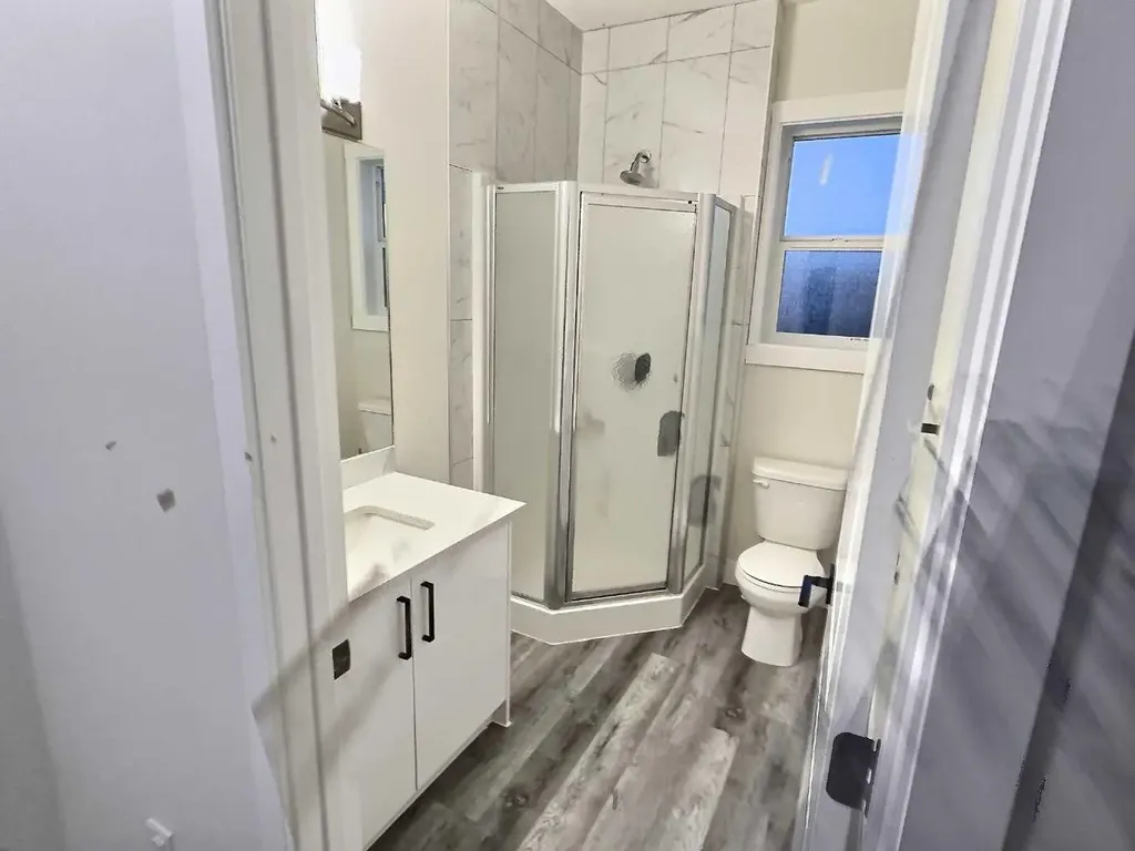 5209 57 Avenue Ponoka AB T4J 1G6