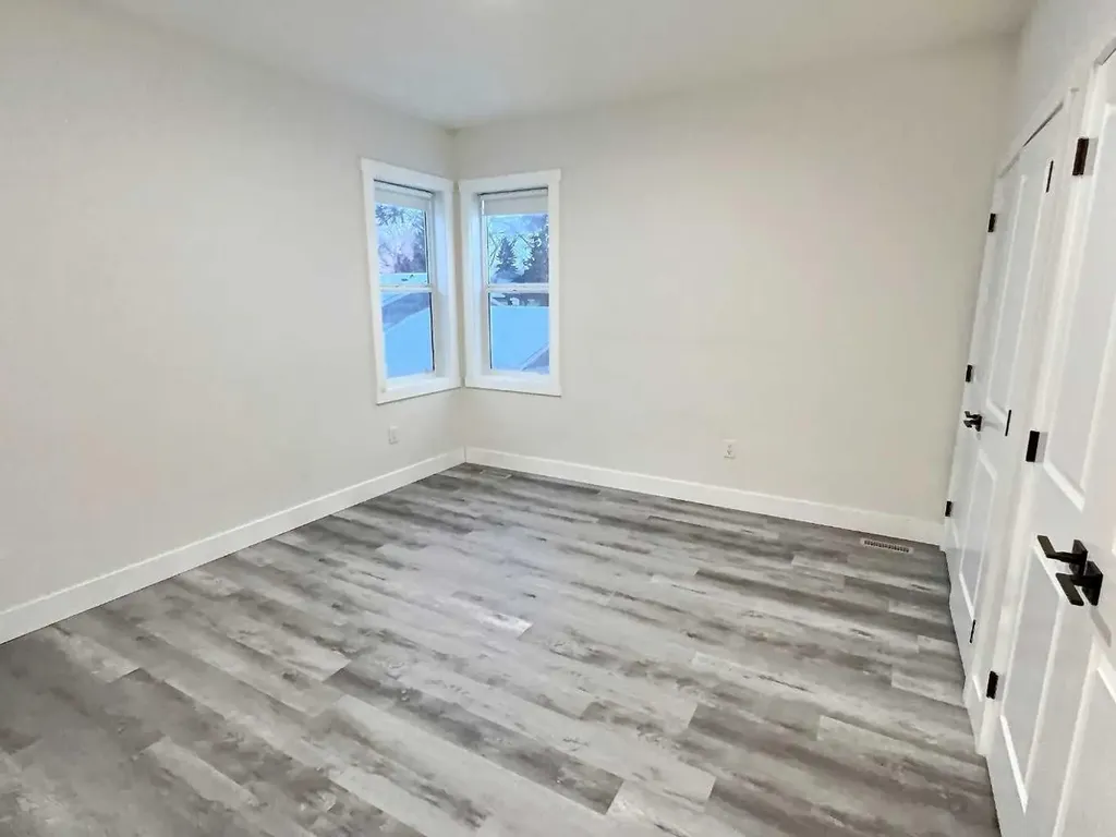 5209 57 Avenue Ponoka AB T4J 1G6
