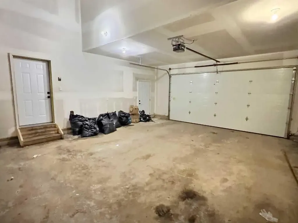 5209 57 Avenue Ponoka AB T4J 1G6