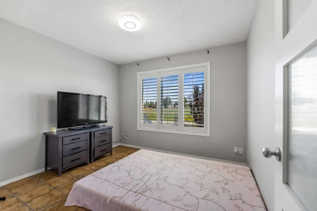 732 1 Avenue Irricana AB T0M1B0