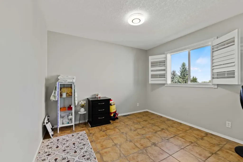732 1 Avenue Irricana AB T0M1B0