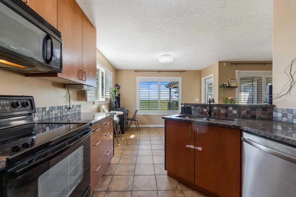 732 1 Avenue Irricana AB T0M1B0
