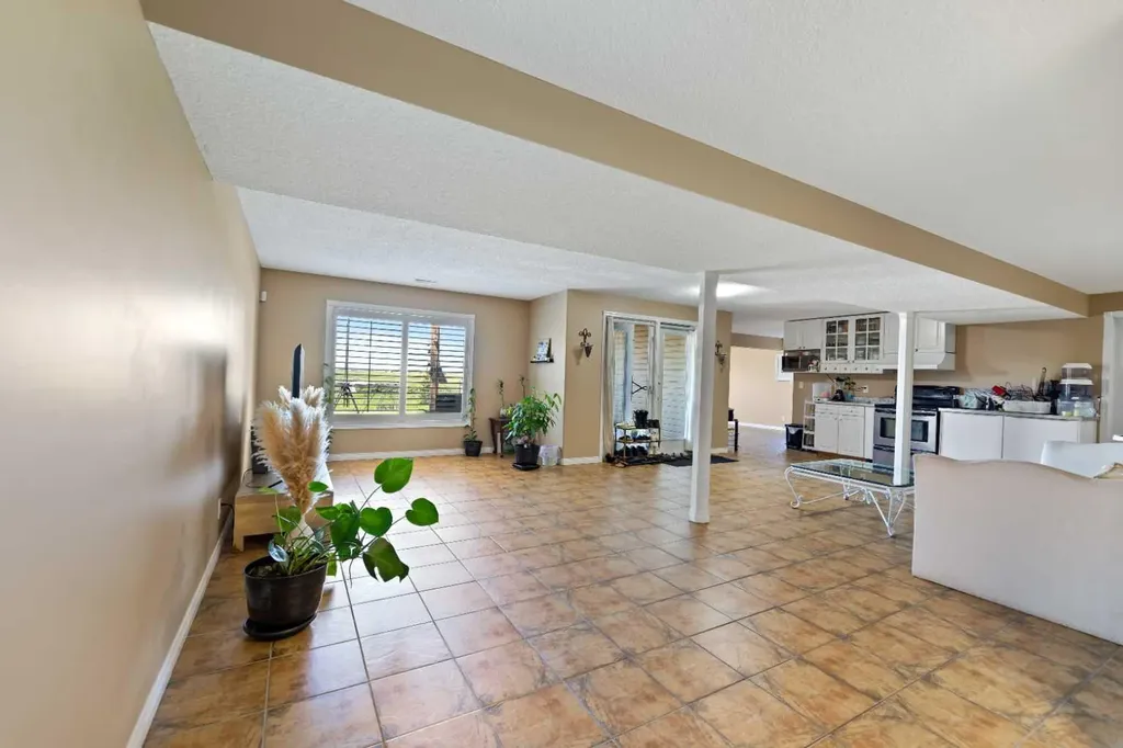 732 1 Avenue Irricana AB T0M1B0