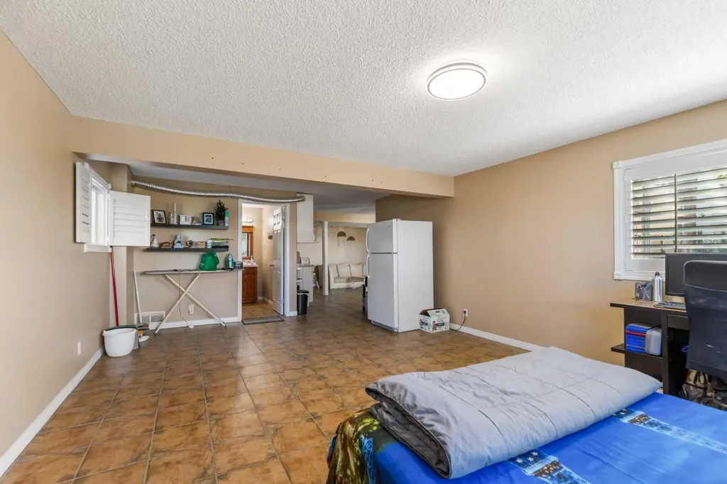 732 1 Avenue Irricana AB T0M1B0
