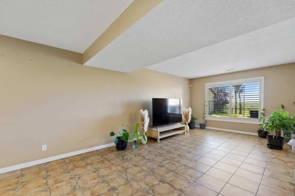 732 1 Avenue Irricana AB T0M1B0
