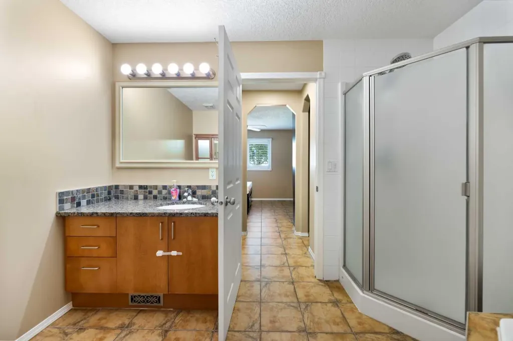 732 1 Avenue Irricana AB T0M1B0