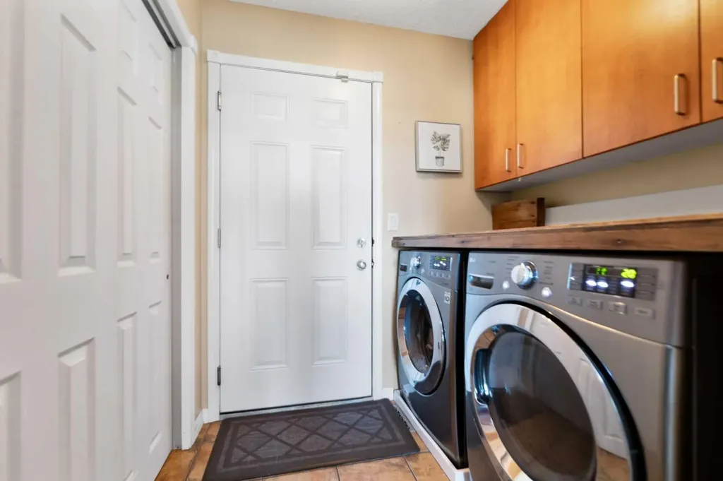 732 1 Avenue Irricana AB T0M1B0