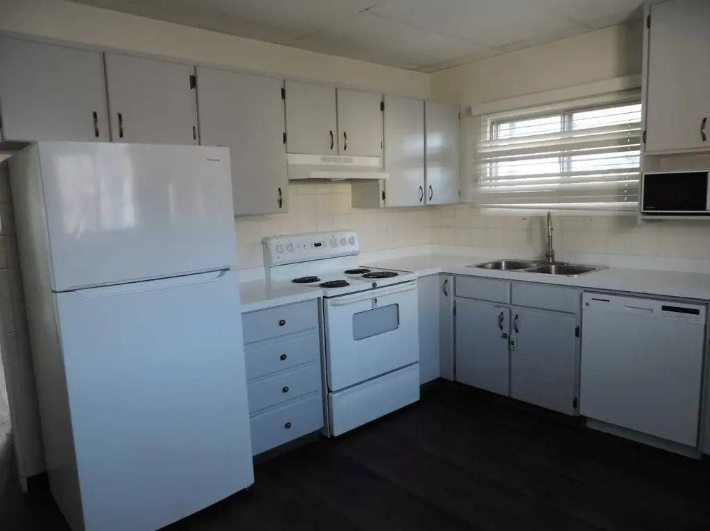 208 Patricia Street Jasper AB T0E 1E0