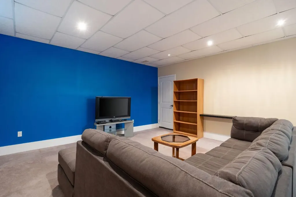 209 Ash Way Fort Mcmurray AB T9K 0E9