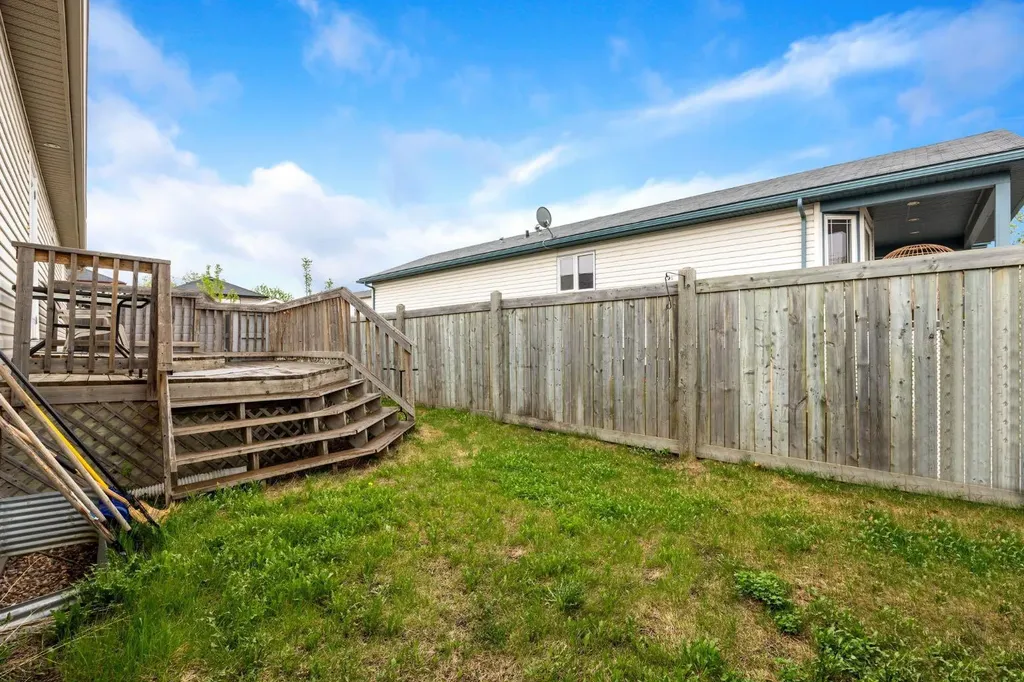 209 Ash Way Fort Mcmurray AB T9K 0E9