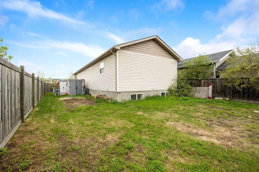 209 Ash Way Fort Mcmurray AB T9K 0E9
