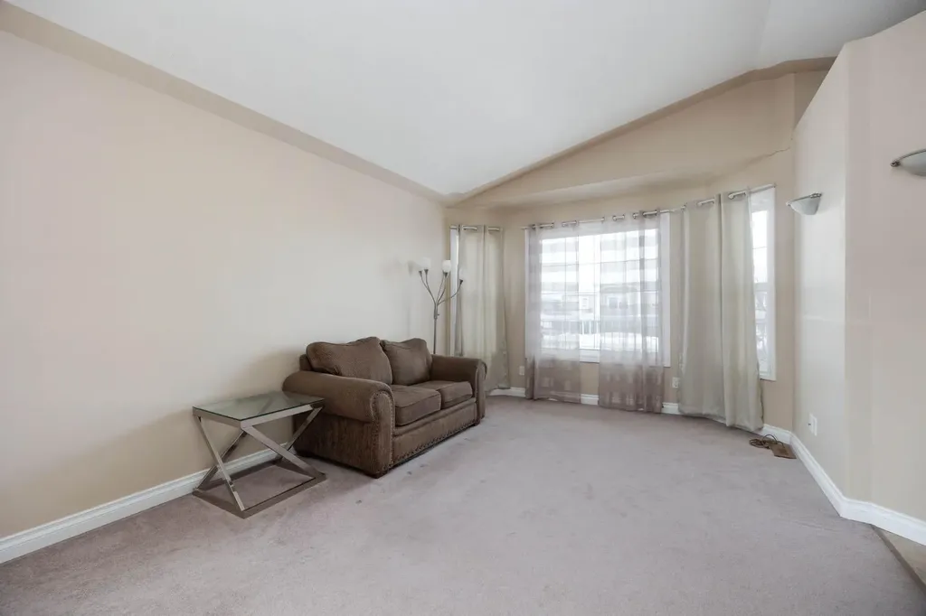 209 Ash Way Fort Mcmurray AB T9K 0E9