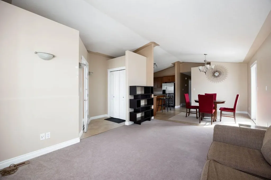 209 Ash Way Fort Mcmurray AB T9K 0E9