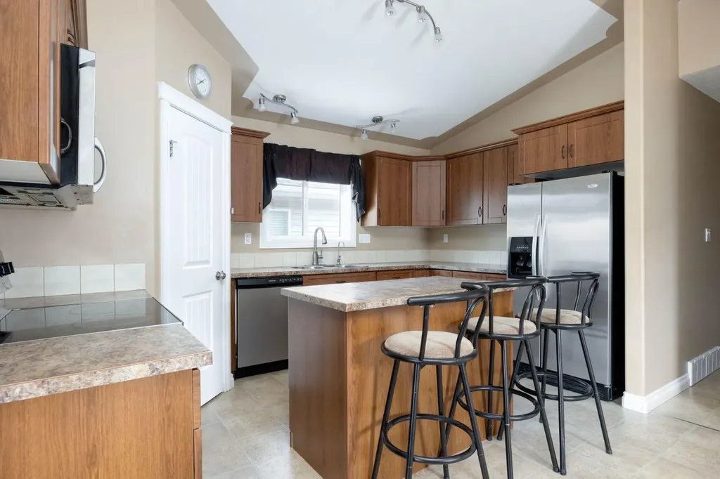 209 Ash Way Fort Mcmurray AB T9K 0E9