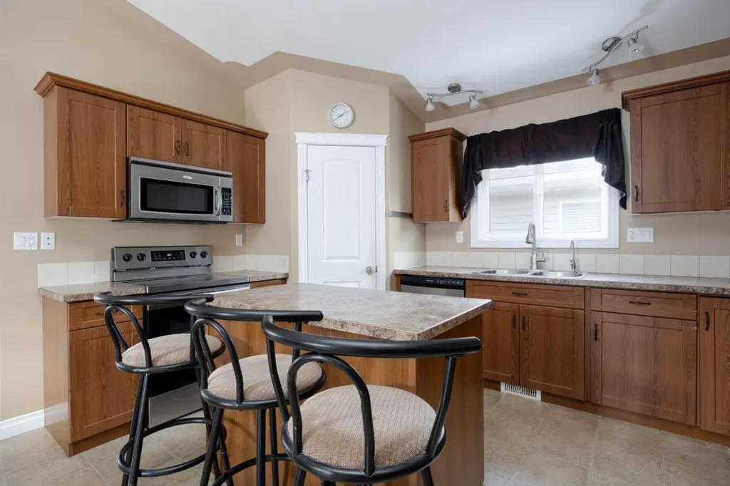 209 Ash Way Fort Mcmurray AB T9K 0E9