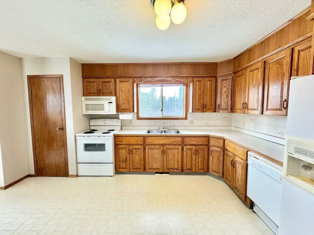 21 Tressa Street Swan Hills AB T0G2C0