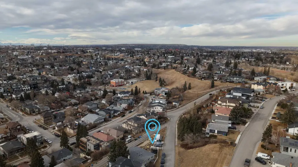 205 Thomson Avenue NE Calgary AB T2E 5B7