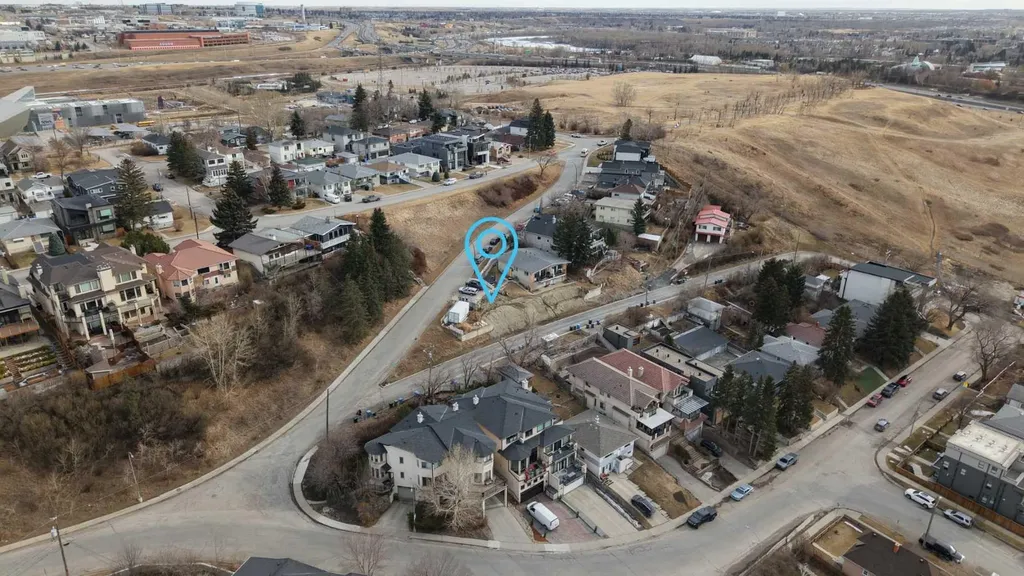 205 Thomson Avenue NE Calgary AB T2E 5B7