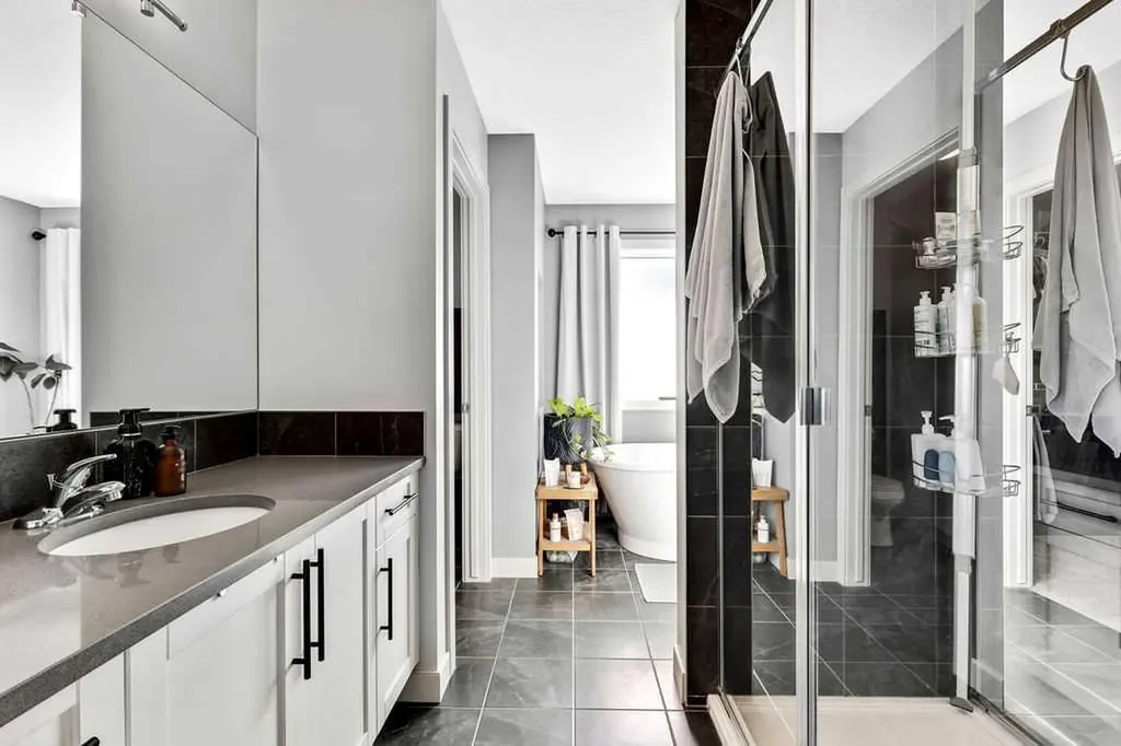 205 Aspenmere Way Chestermere AB T1X 0Y2