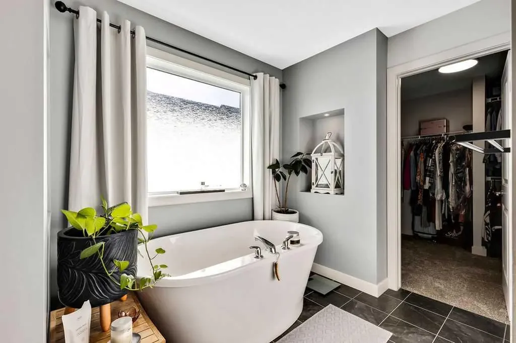 205 Aspenmere Way Chestermere AB T1X 0Y2