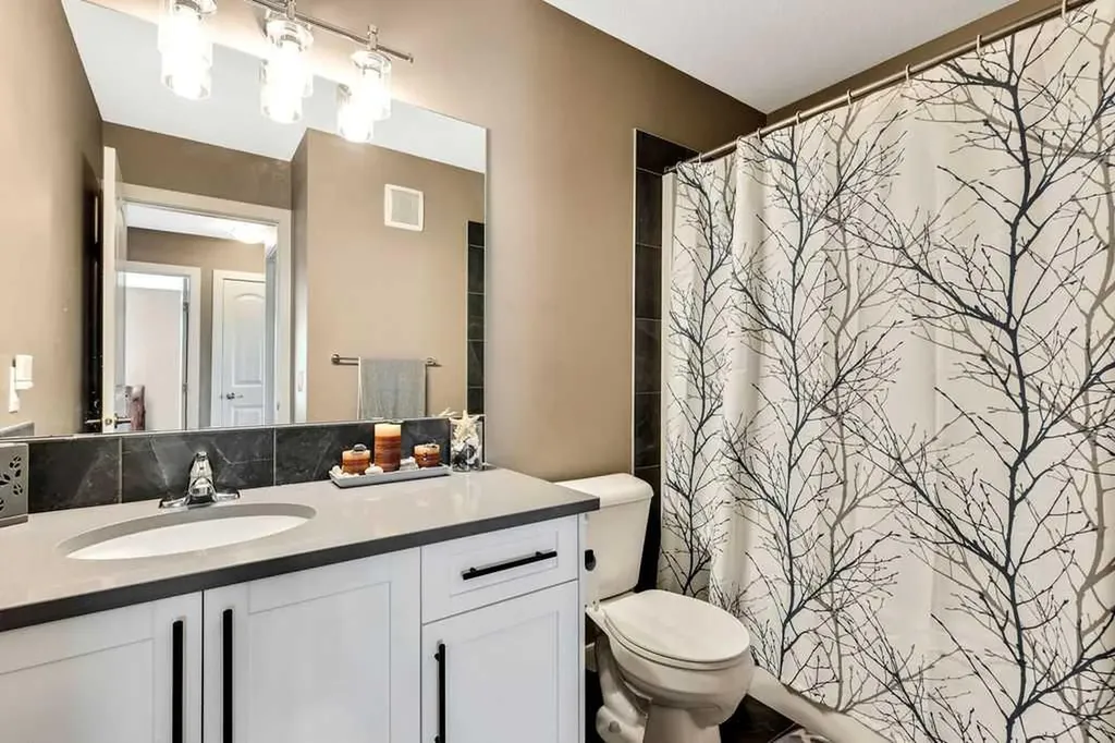 205 Aspenmere Way Chestermere AB T1X 0Y2