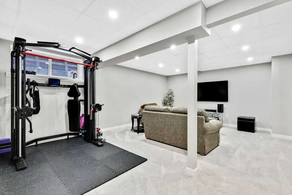 205 Aspenmere Way Chestermere AB T1X 0Y2