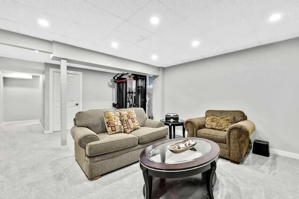 205 Aspenmere Way Chestermere AB T1X 0Y2