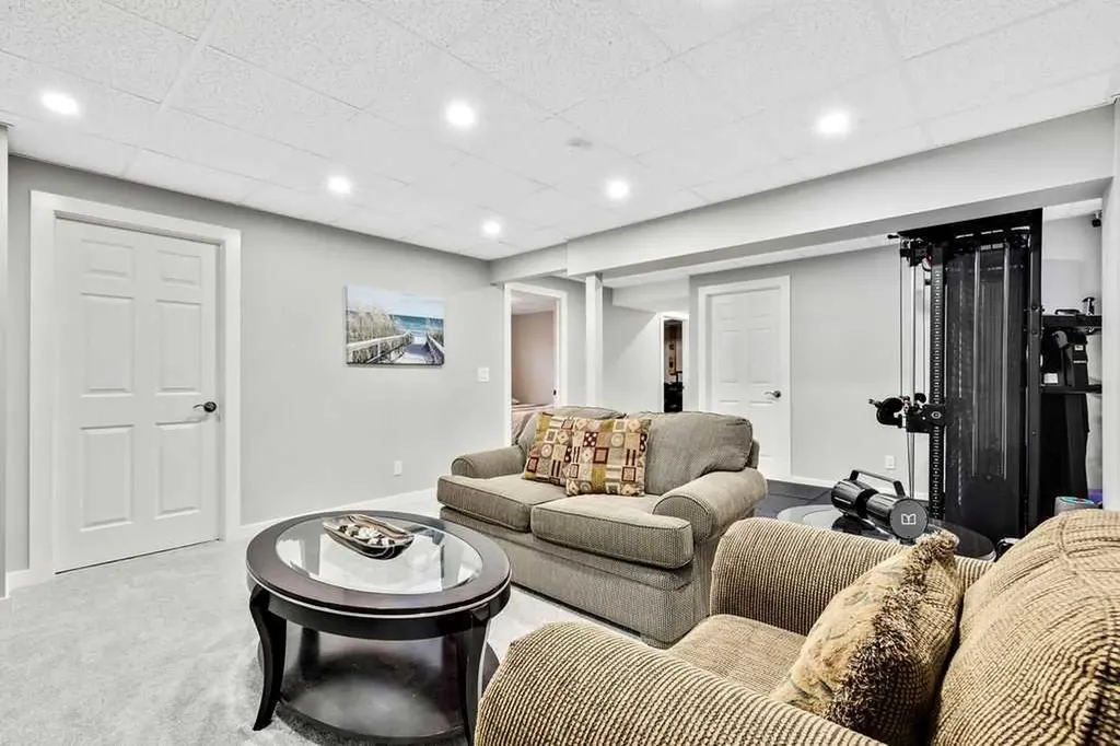 205 Aspenmere Way Chestermere AB T1X 0Y2