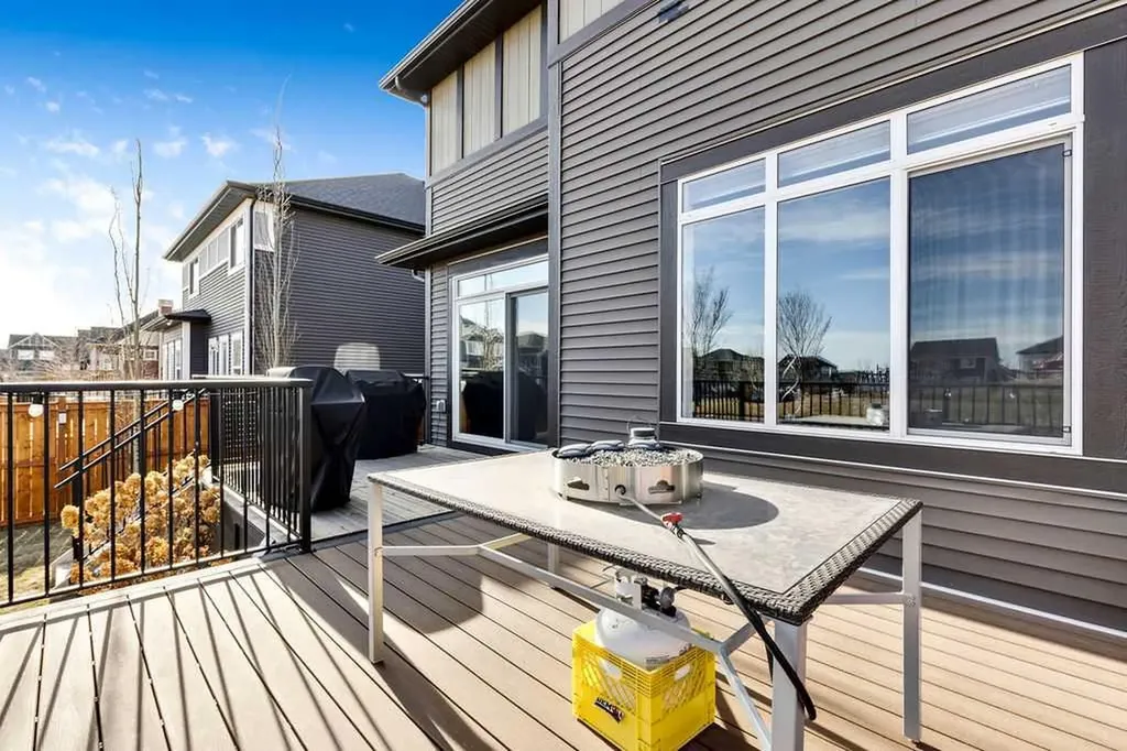 205 Aspenmere Way Chestermere AB T1X 0Y2