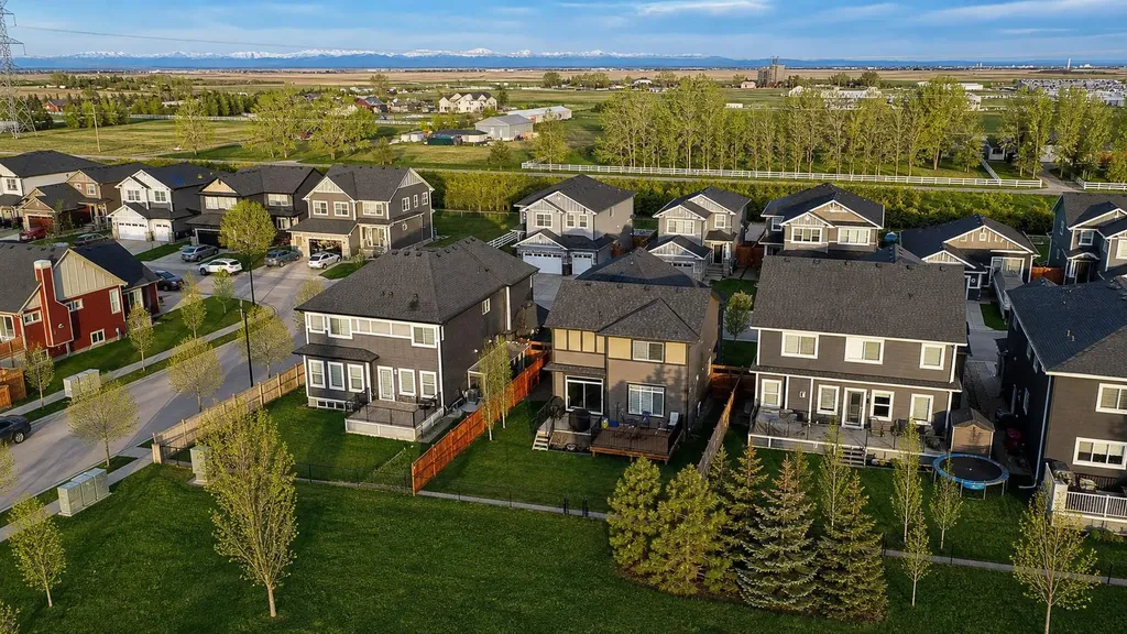 205 Aspenmere Way Chestermere AB T1X 0Y2