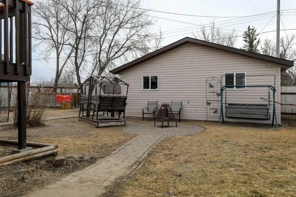 210 Macewan Street Granum AB T0L1A0
