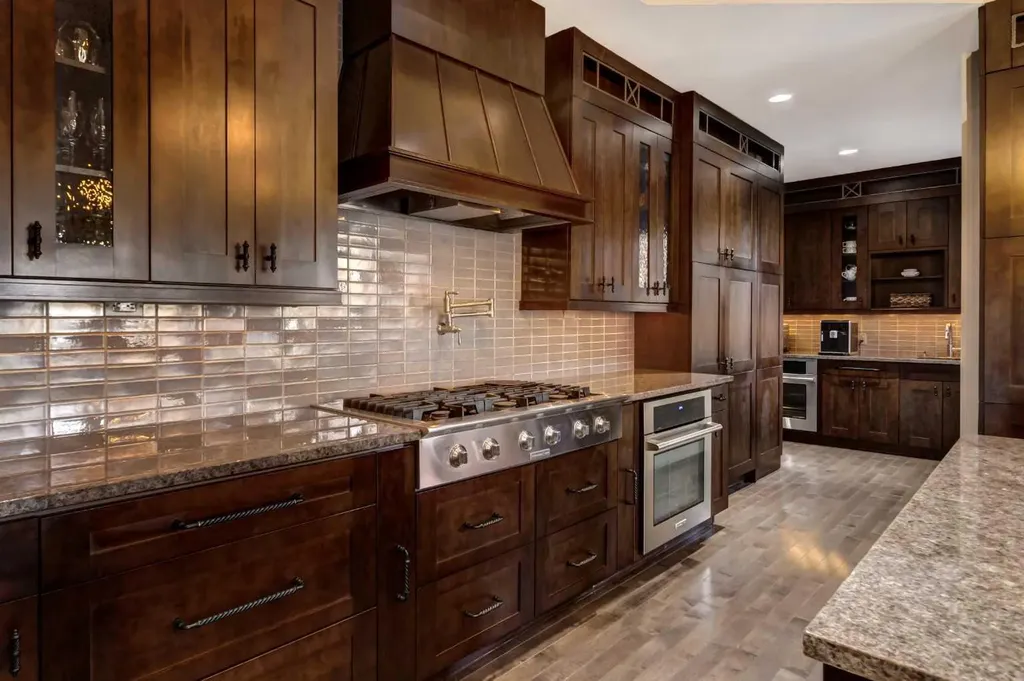 566 Pine Creek Ridge Heritage Pointe AB T1S 3V9