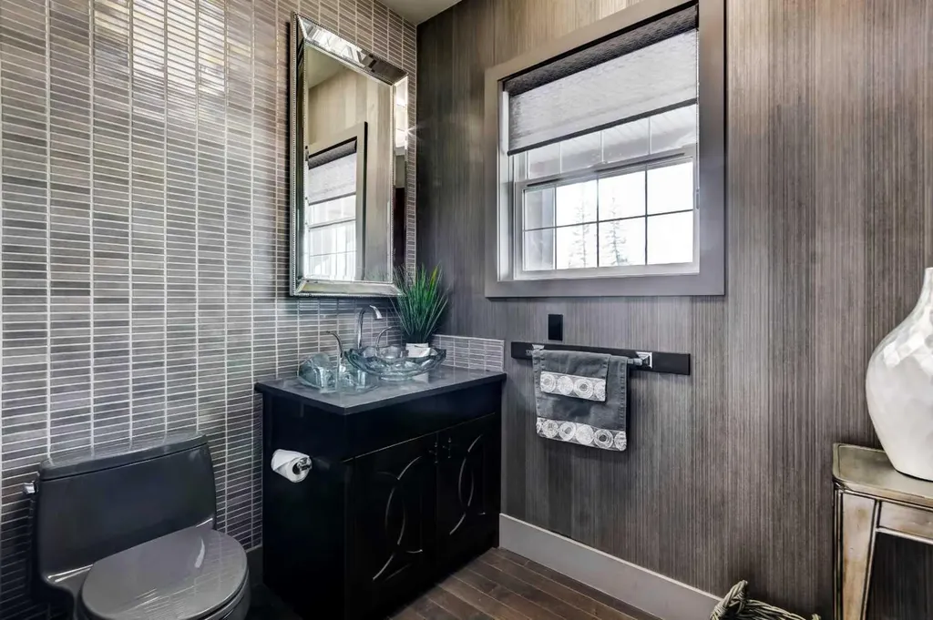 566 Pine Creek Ridge Heritage Pointe AB T1S 3V9