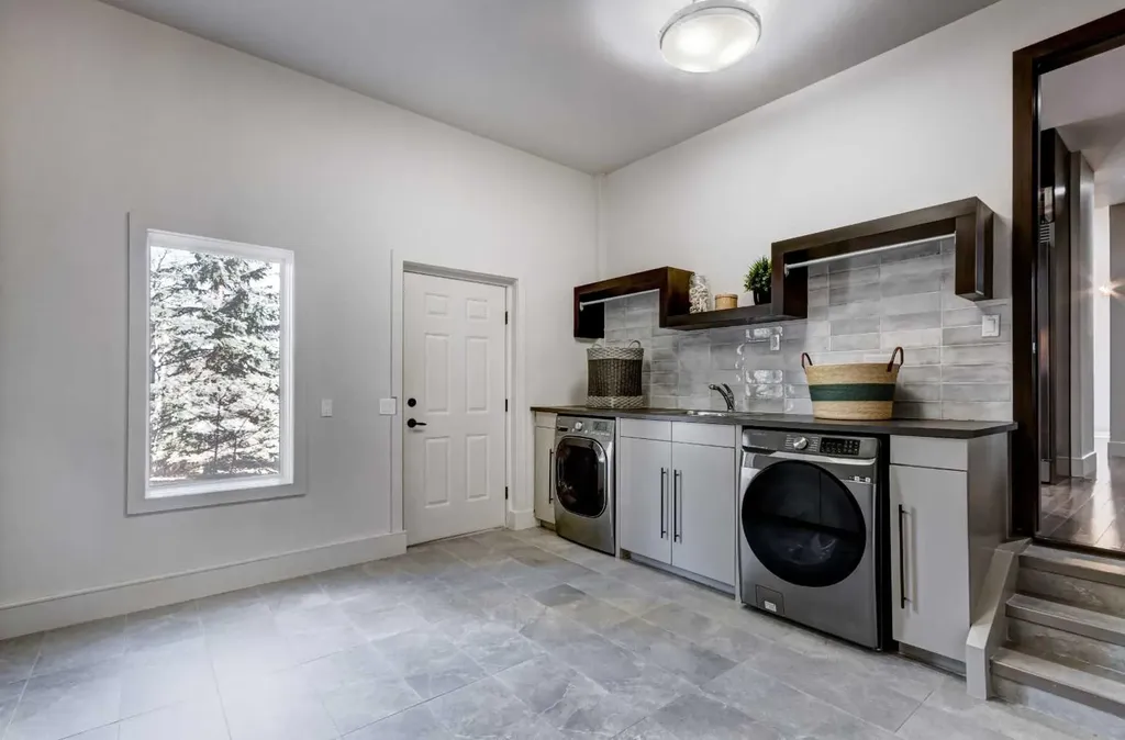 566 Pine Creek Ridge Heritage Pointe AB T1S 3V9