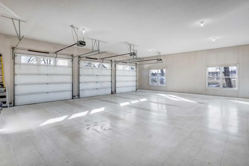 566 Pine Creek Ridge Heritage Pointe AB T1S 3V9