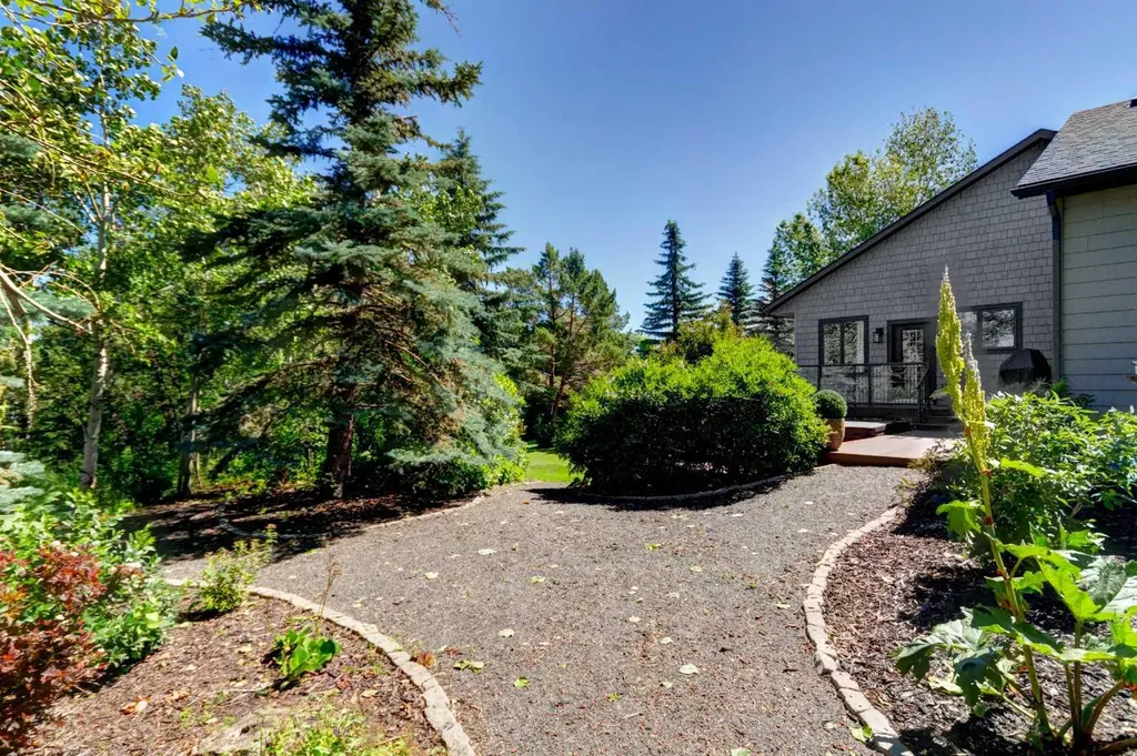 566 Pine Creek Ridge Heritage Pointe AB T1S 3V9